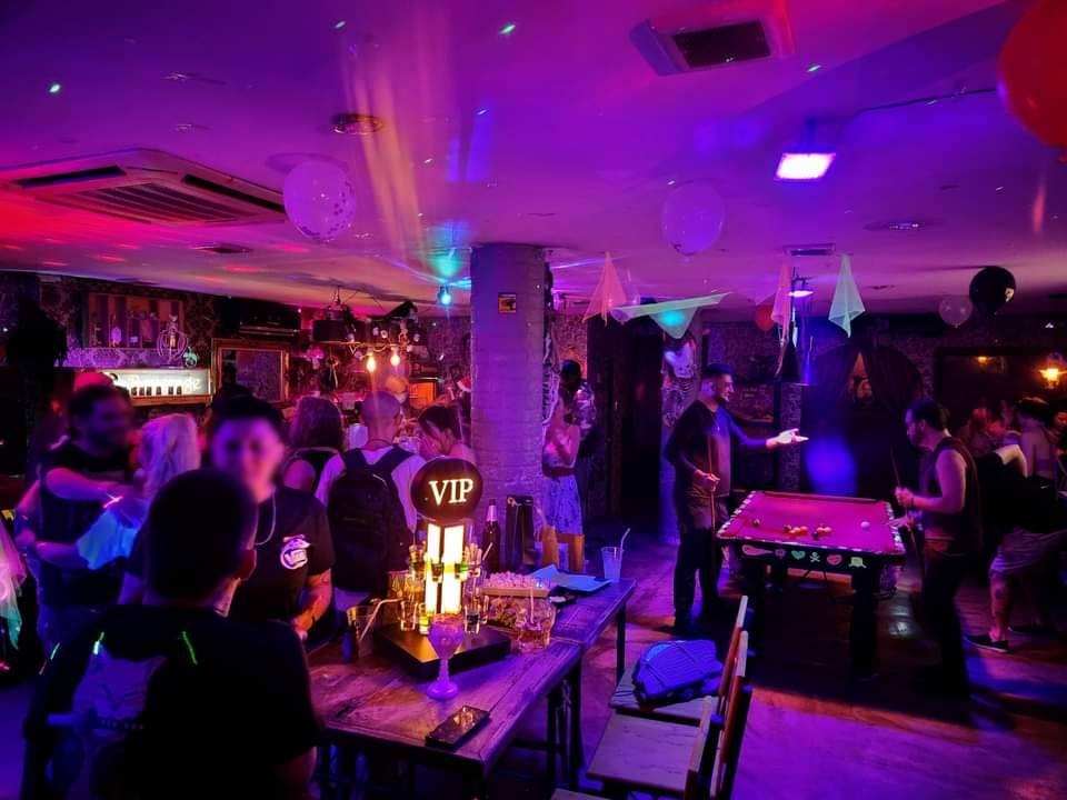 Bar